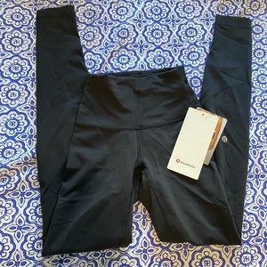 NWT LULULEMON WUNDER TRAIN LEGGINGS